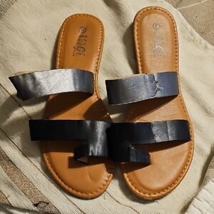 Rouge Helium Black and Tan Sandals